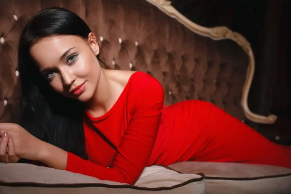 Booking a Schiphol Escort